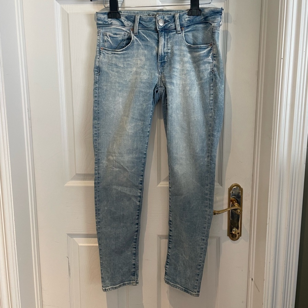AMERICAN EAGLE SKINNY JEANS